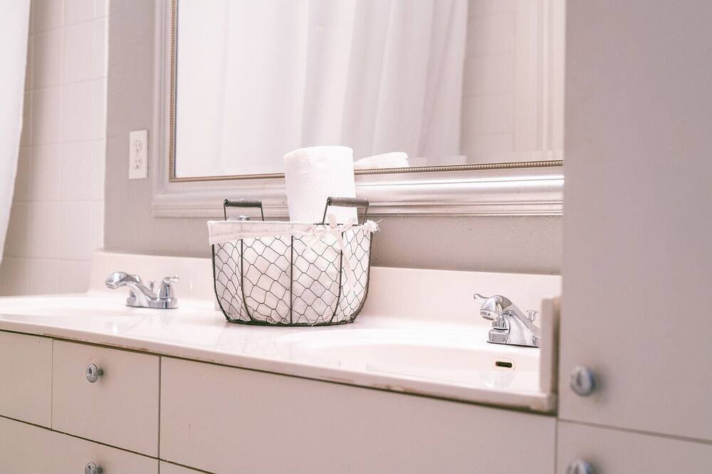 Photo of Bathroom in Midtown