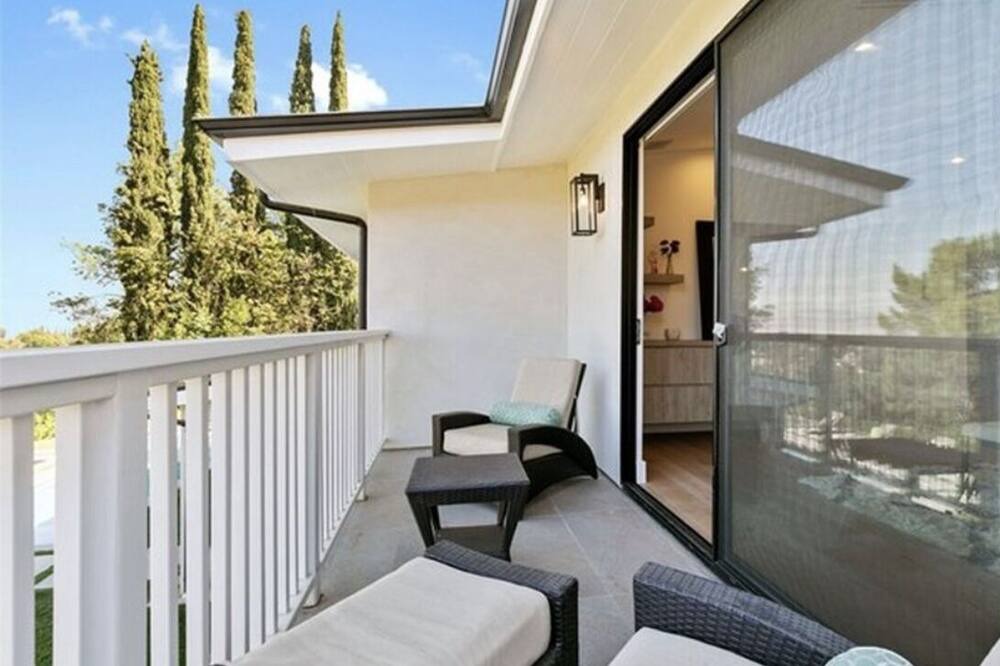 Photo of Patio Balcony in Encino