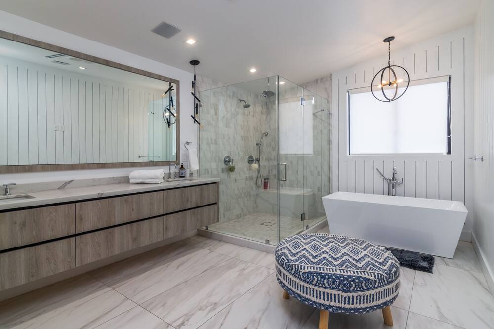 Photo of Bathroom in Encino