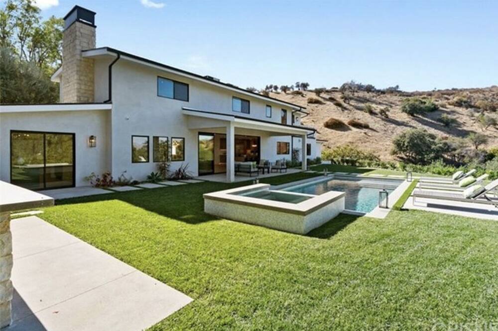 Photo of Outdoor in Encino
