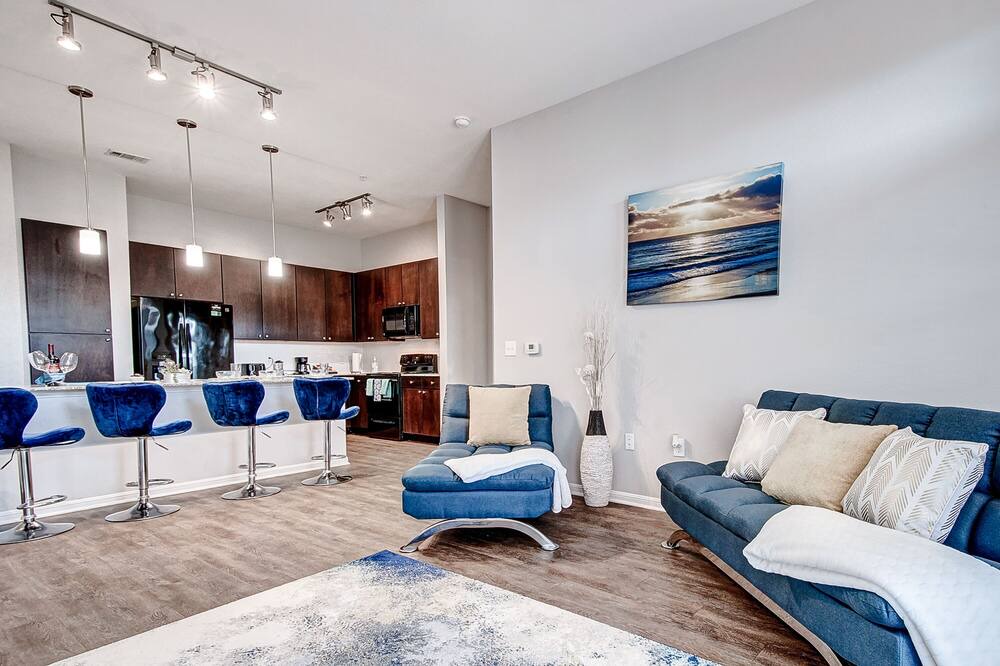 Photo of Livingroom in South Main