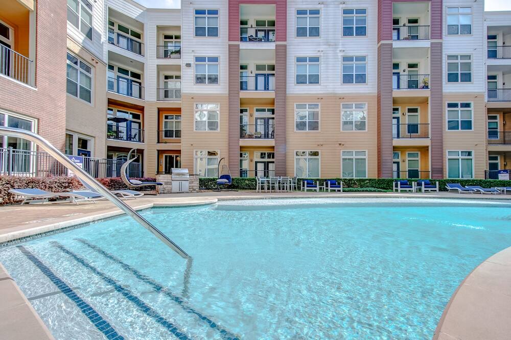 Photo of Outdoor in South Main