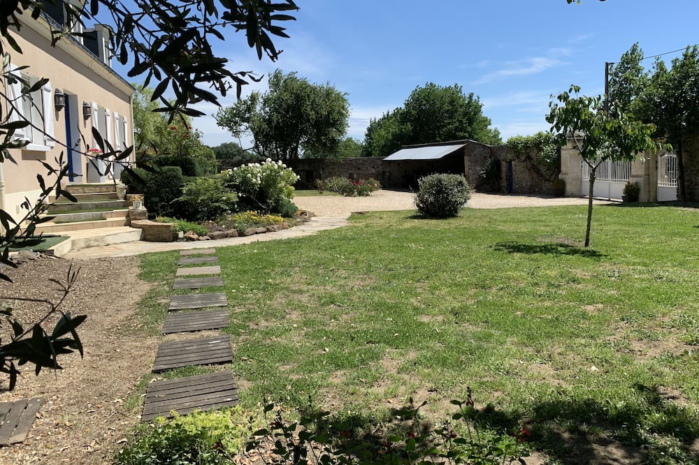 Photo of Others in Varades