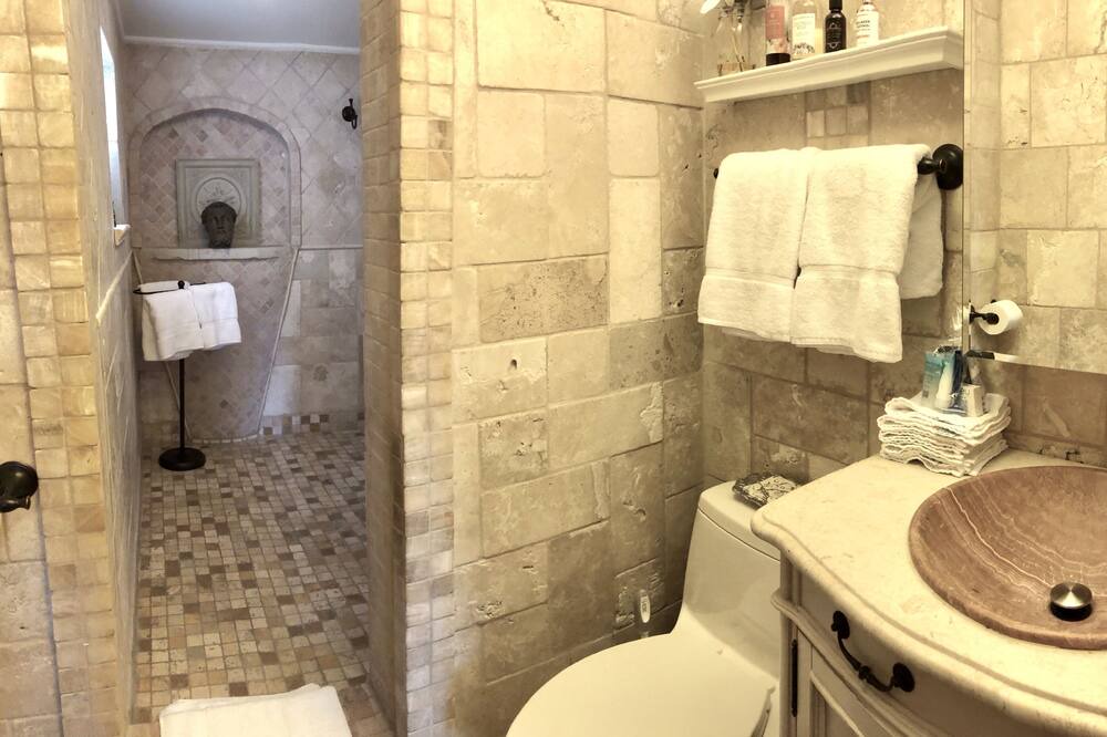 Photo of Bathroom in Alki