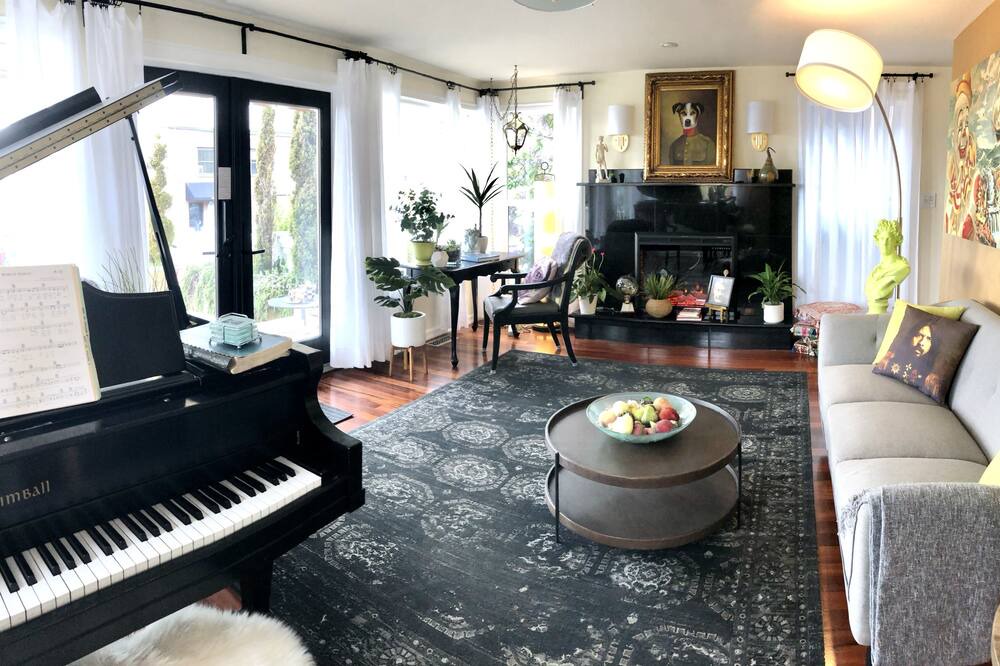Photo of Livingroom in Alki