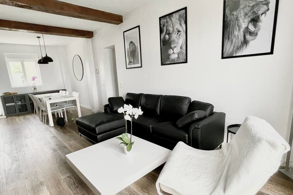 Photo of Livingroom in Saint-Regnobert-de-la-Cote-de-Nacre