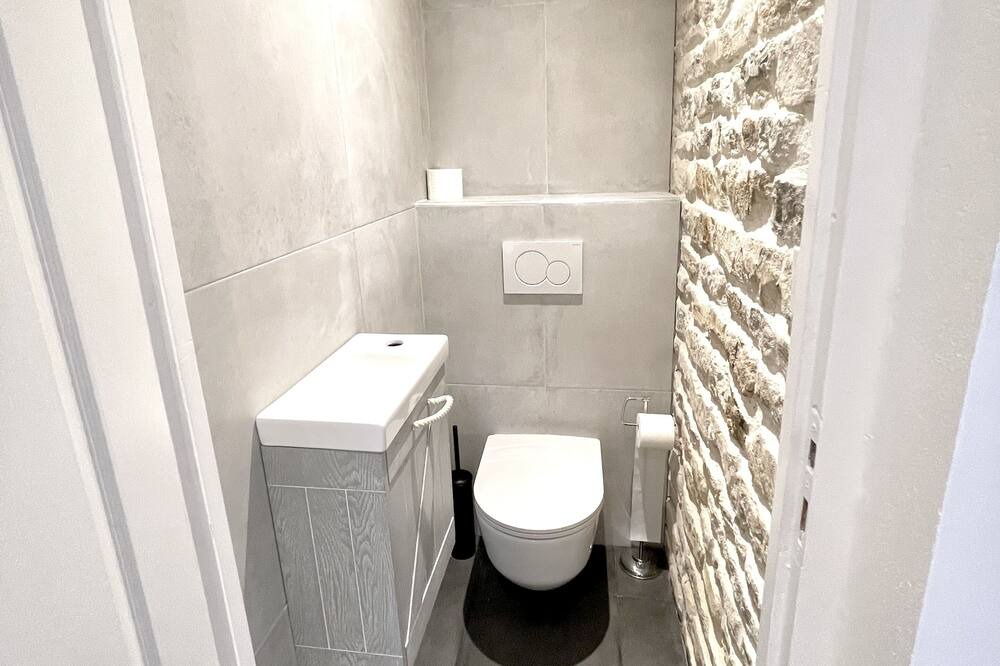 Photo of Bathroom in Saint-Regnobert-de-la-Cote-de-Nacre