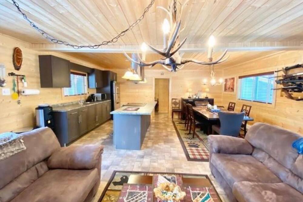 Photo of Livingroom in Wasagaming