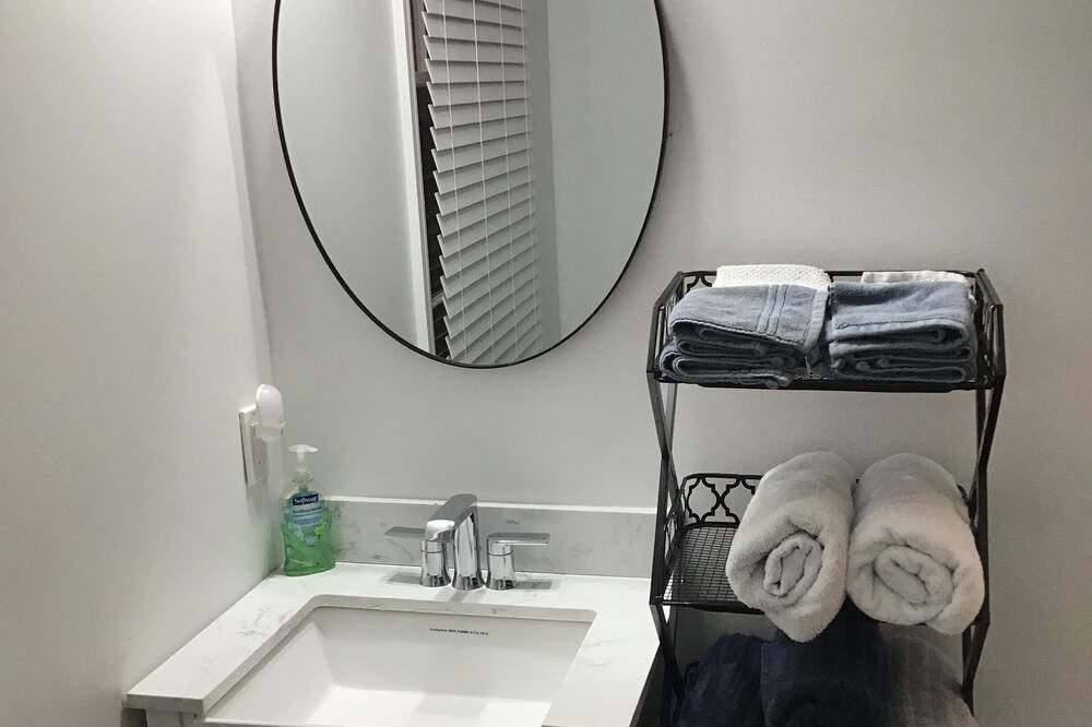 Photo of Bathroom in Seventh Ward