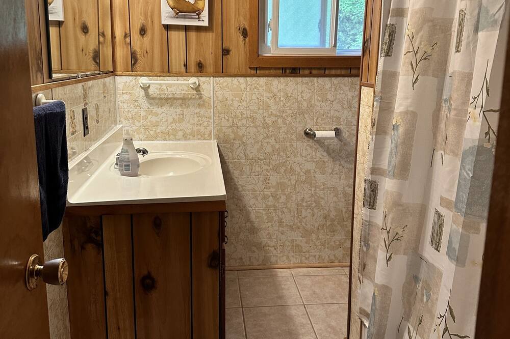 Photo of Bathroom in Balm Beach