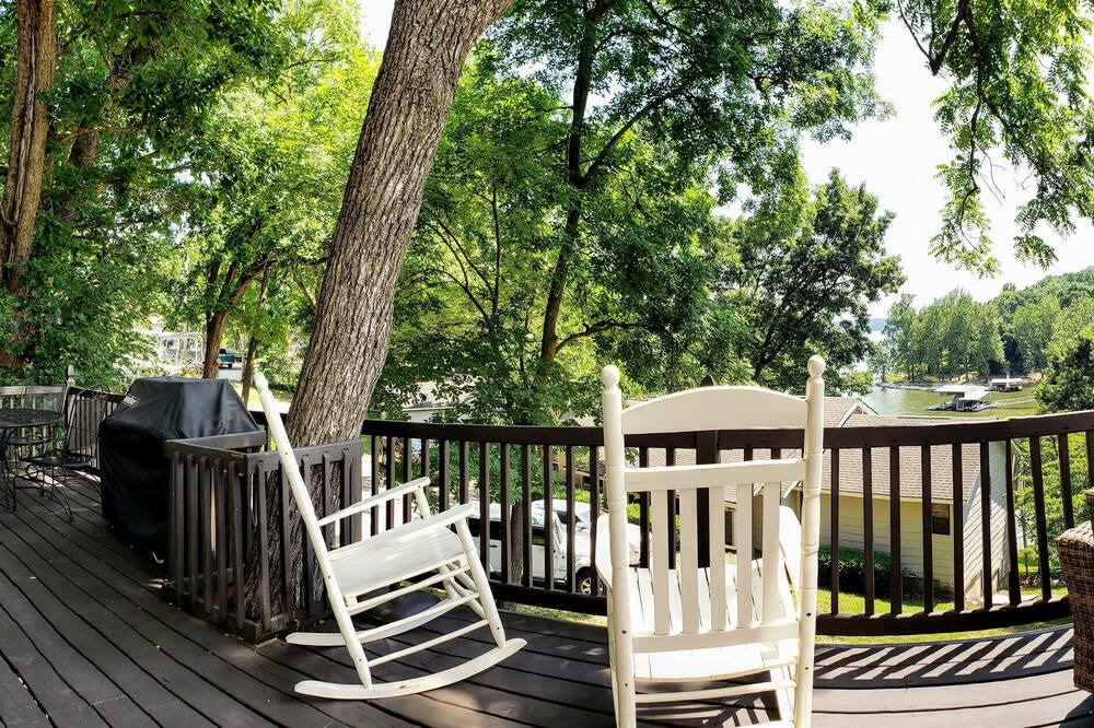 Photo of Outdoor in Cleora