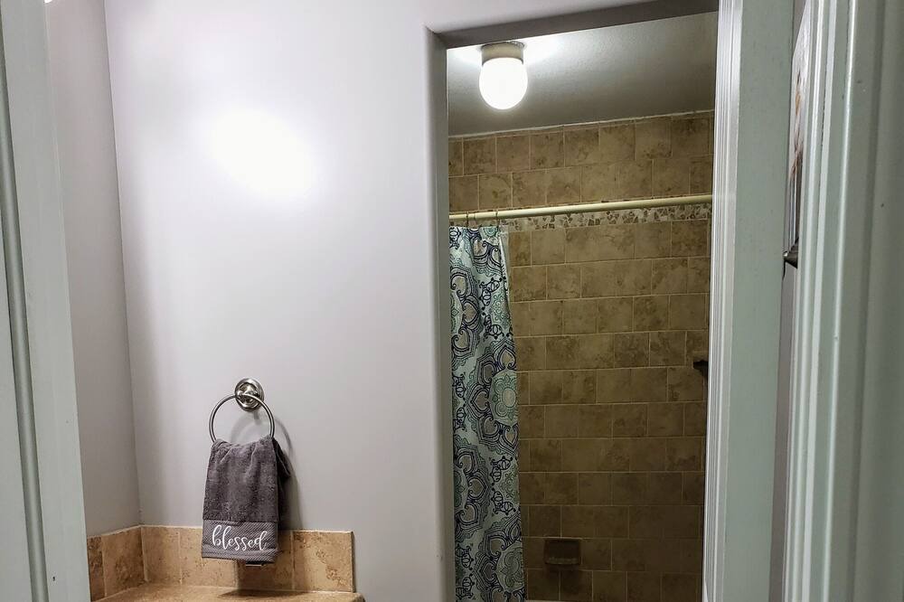 Photo of Bathroom in Cleora