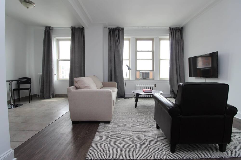 Photo of Bedroom in East Hyde Park