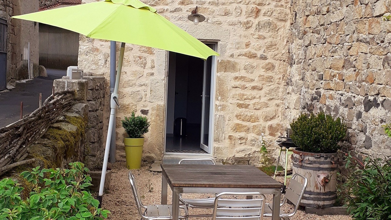 Photo of Patio Balcony in Saint-Germain-Laprade