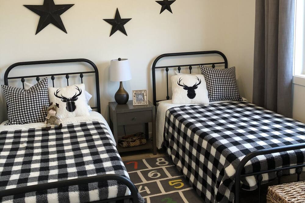 Photo of Bedroom in Hillside Beach