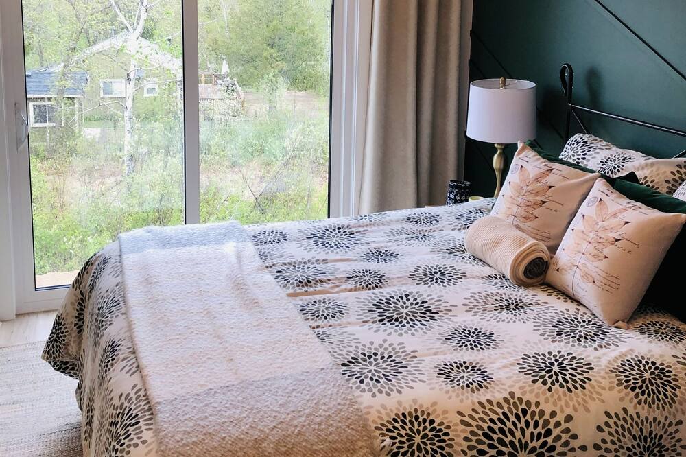 Photo of Bedroom in Hillside Beach