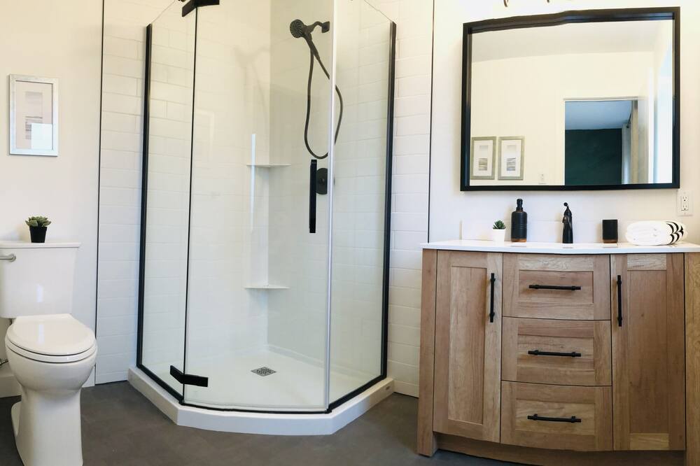 Photo of Bathroom in Hillside Beach