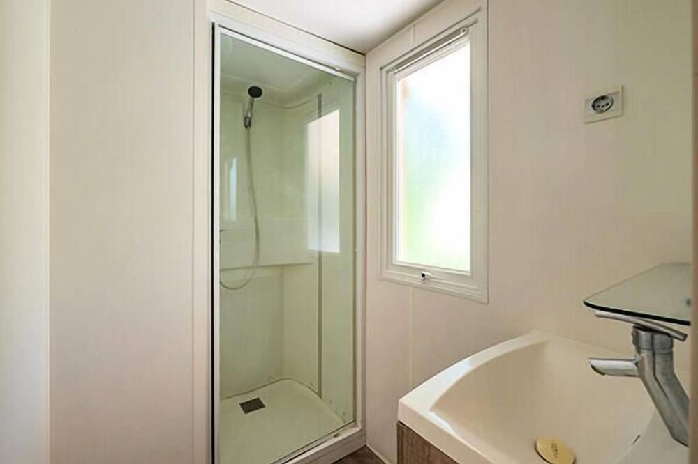Photo of Bathroom in Ivry-la-Bataille