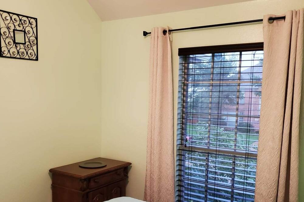 Photo of Bedroom in Lewisville
