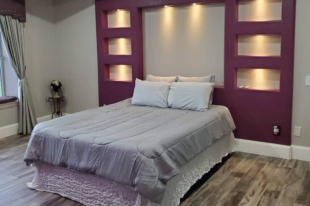 Photo of Bedroom in Lewisville