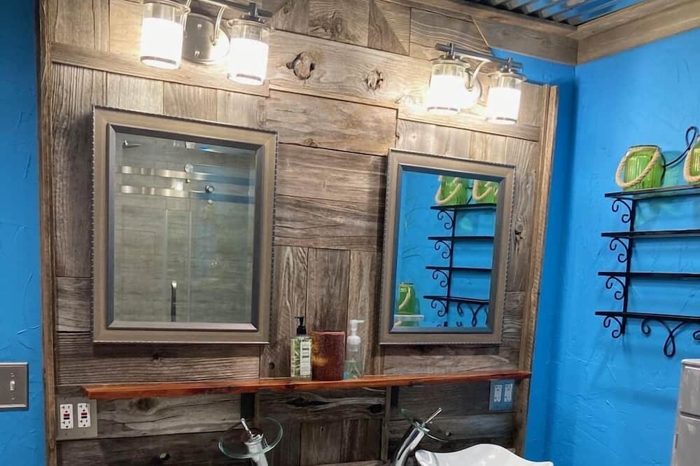 Photo of Bathroom in Leakey