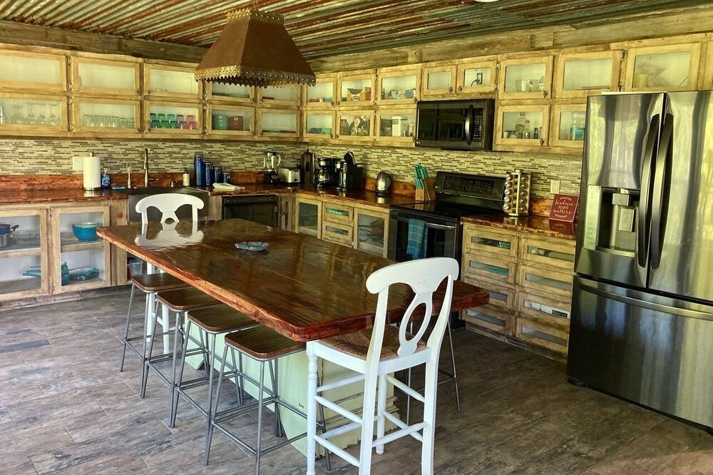 Photo of Kitchen in Leakey