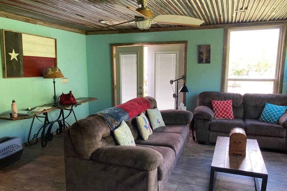 Photo of Livingroom in Leakey