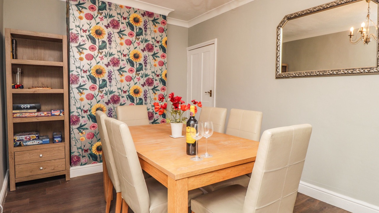 Photo of Others in Deal