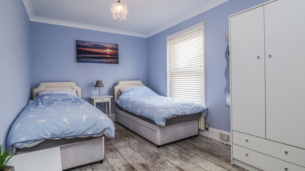 Photo of Others in Deal