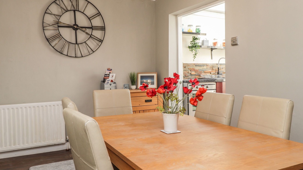 Photo of Others in Deal