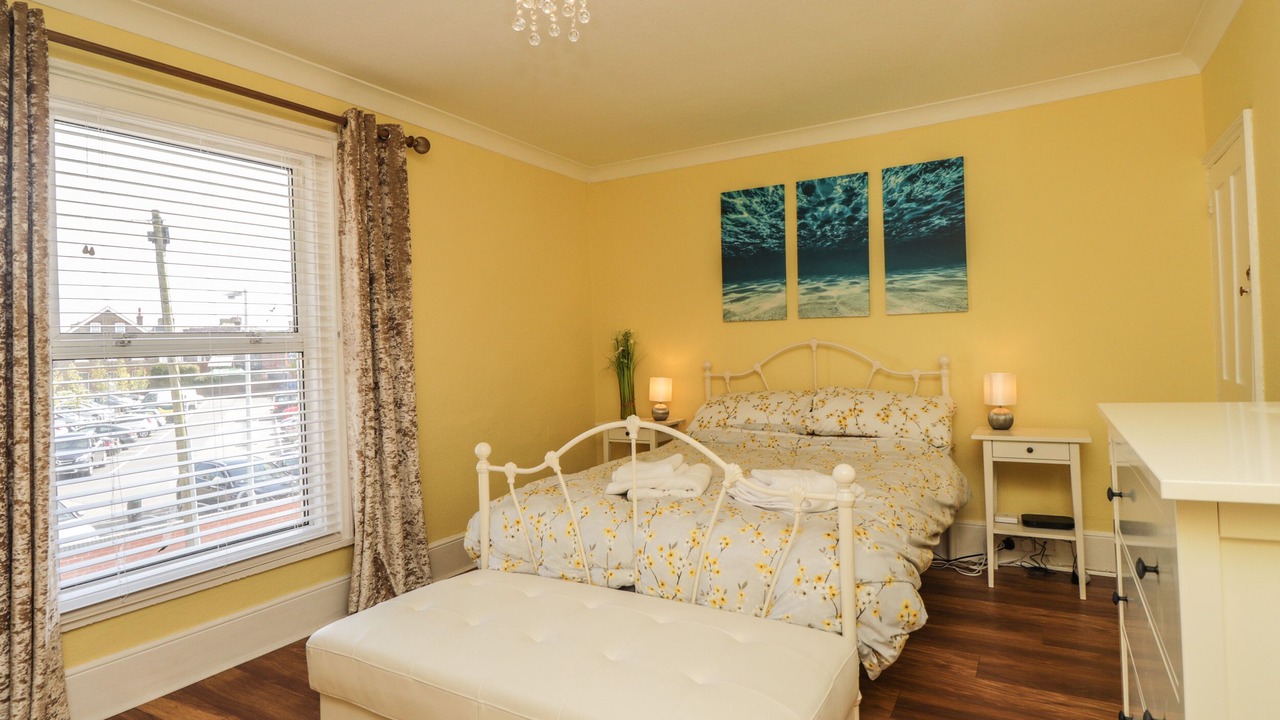 Photo of Others in Deal