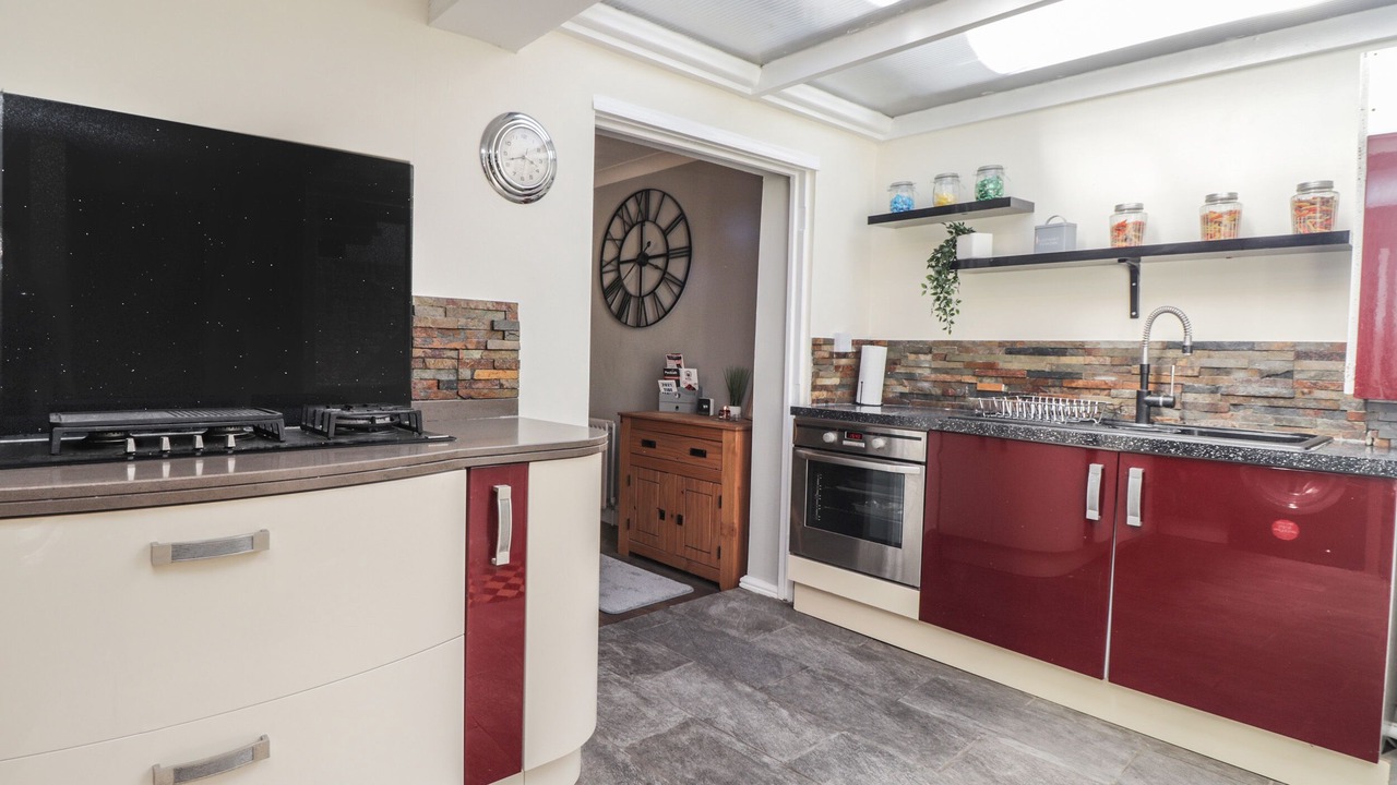 Photo of Others in Deal