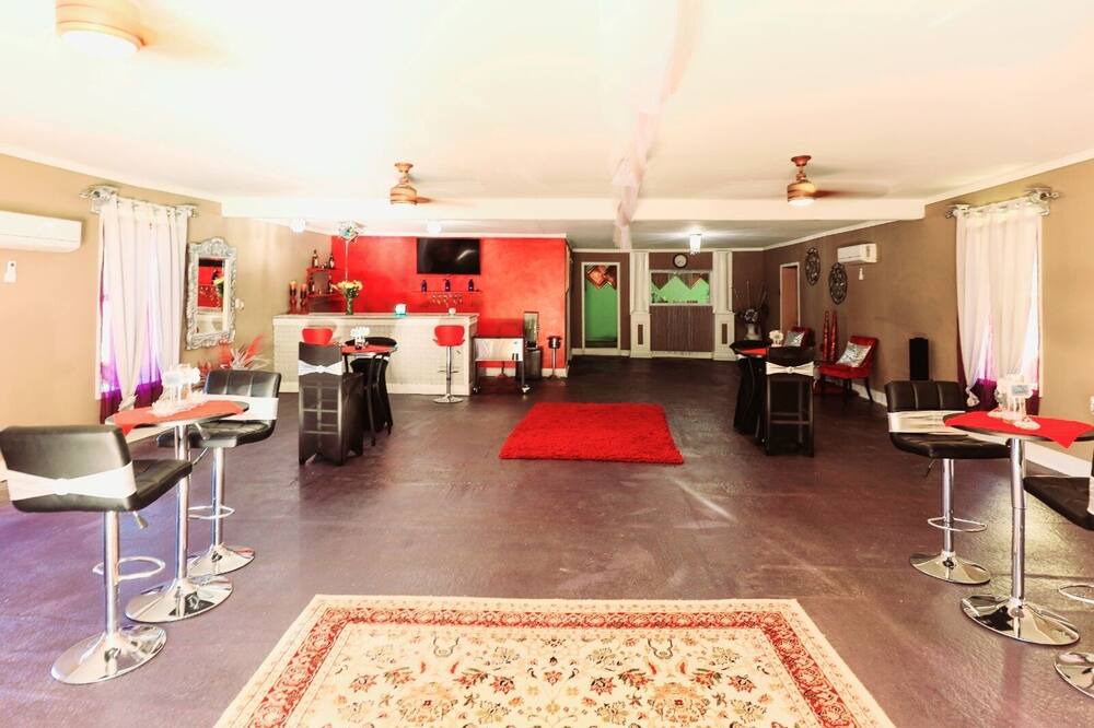 Photo of Livingroom in Hampton