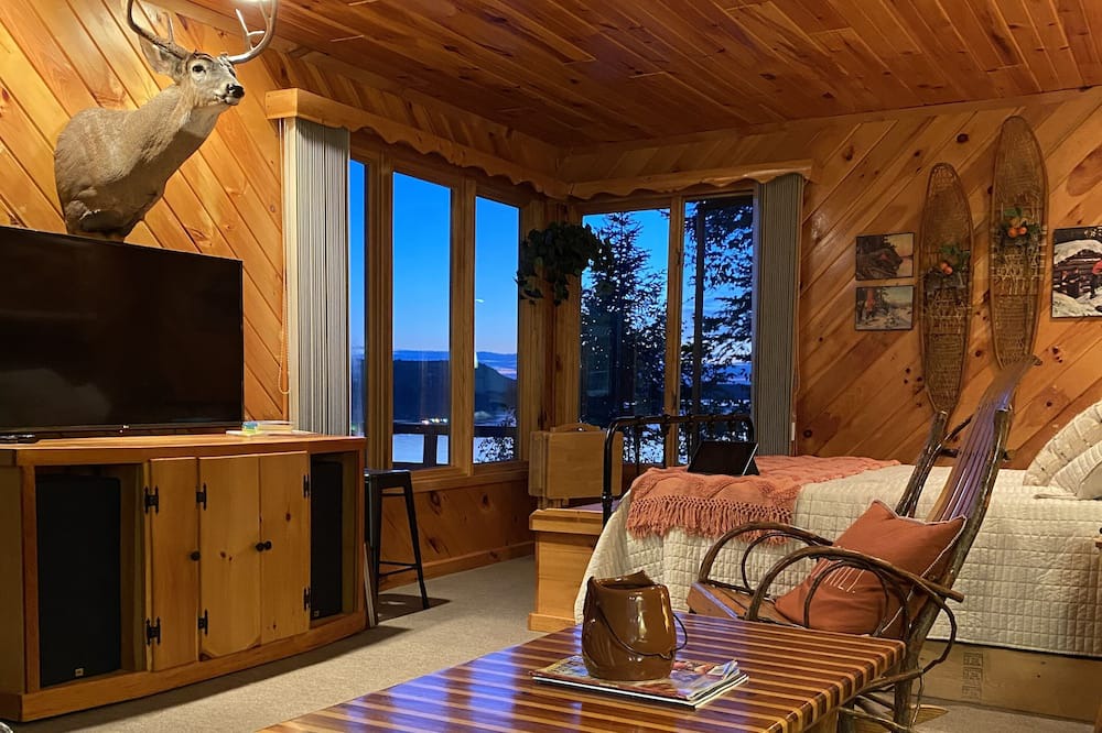 Photo of Livingroom in Grand Isle