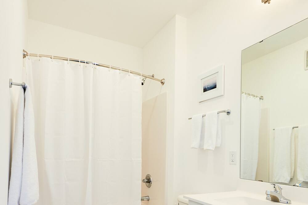Photo of Bathroom in Whittier