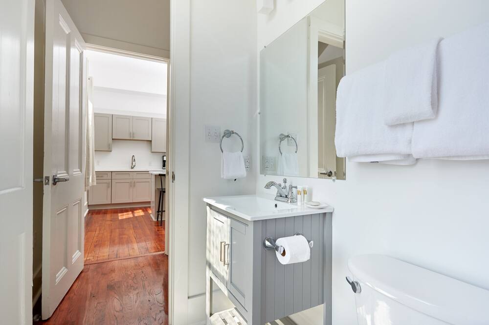 Photo of Bathroom in Faubourg Delachaise