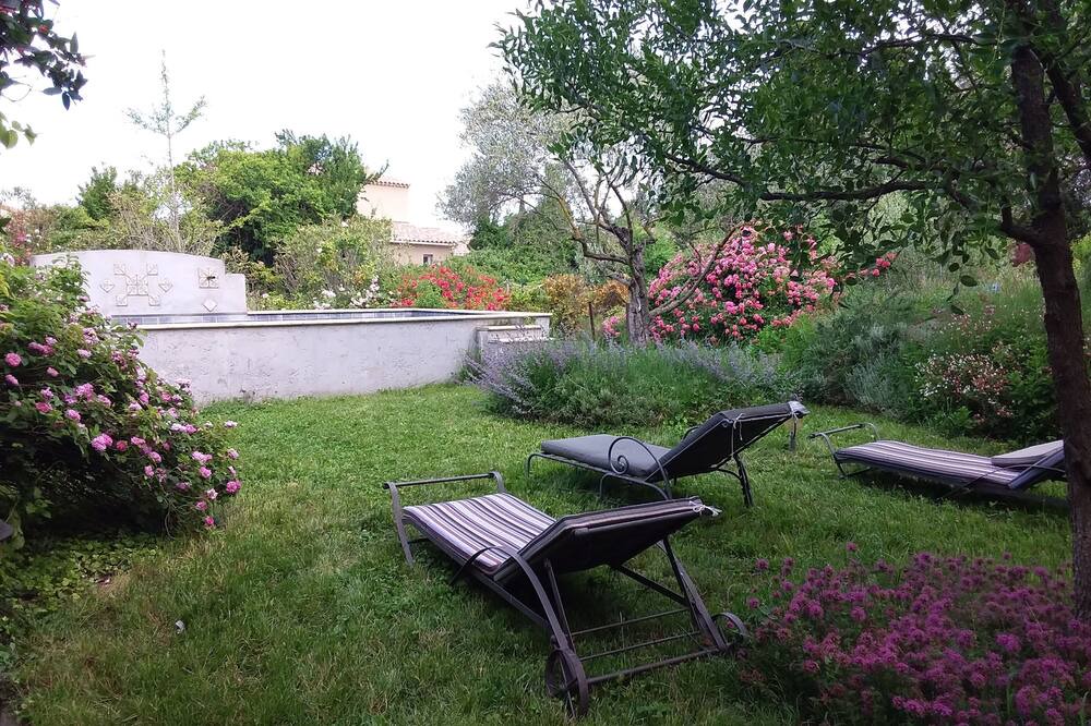 Photo of Outdoor in Loriol-du-Comtat