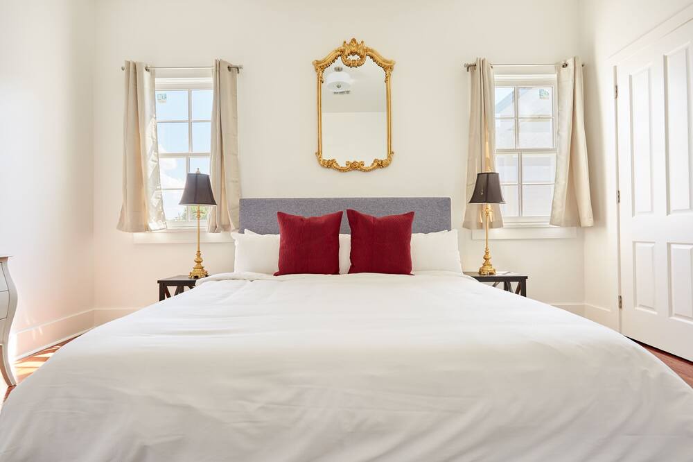 Photo of Bedroom in Faubourg Delachaise