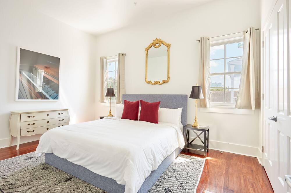 Photo of Bedroom in Faubourg Delachaise