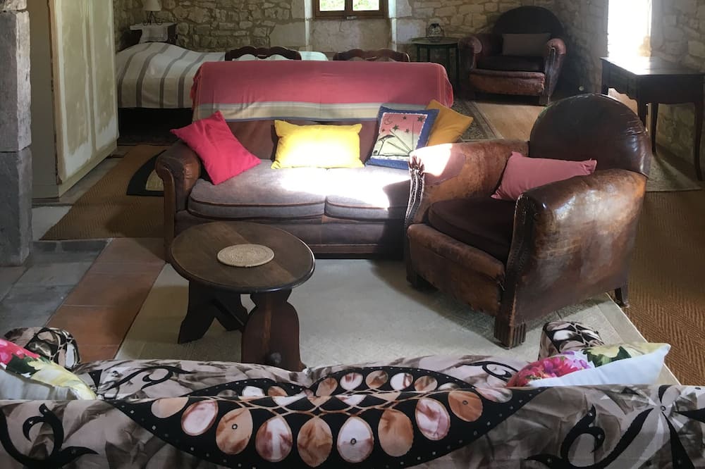 Photo of Livingroom in Montaigu-de-Quercy