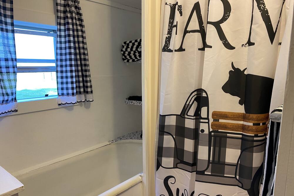 Photo of Others in Speaks