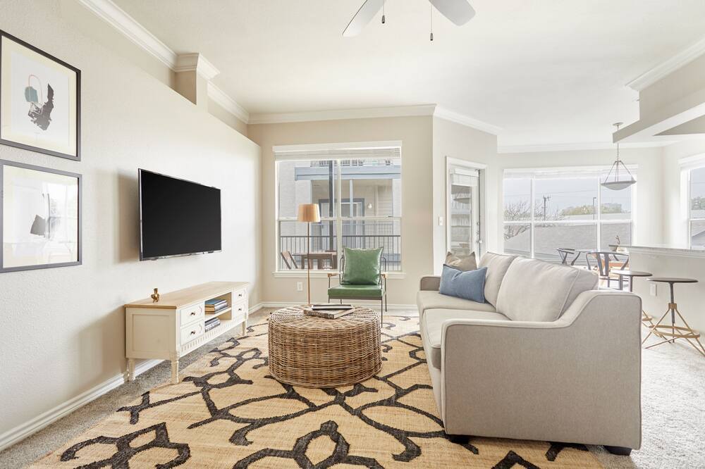 Photo of Livingroom in Medical Center District