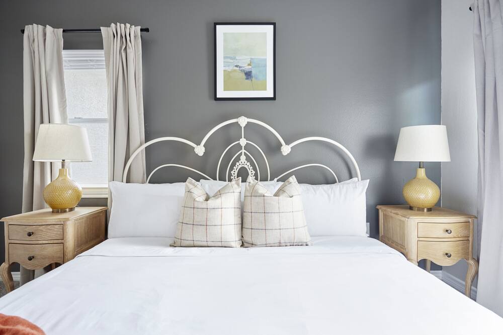 Photo of Bedroom in Medical Center District