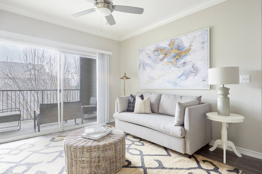 Photo of Livingroom in Medical Center District