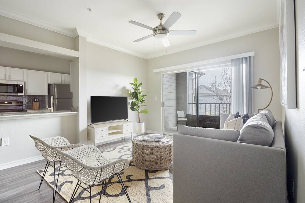 Photo of Livingroom in Medical Center District