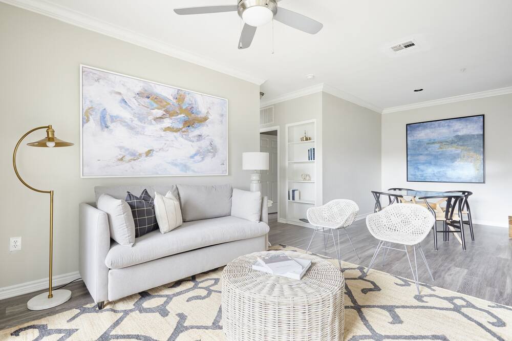 Photo of Livingroom in Medical Center District