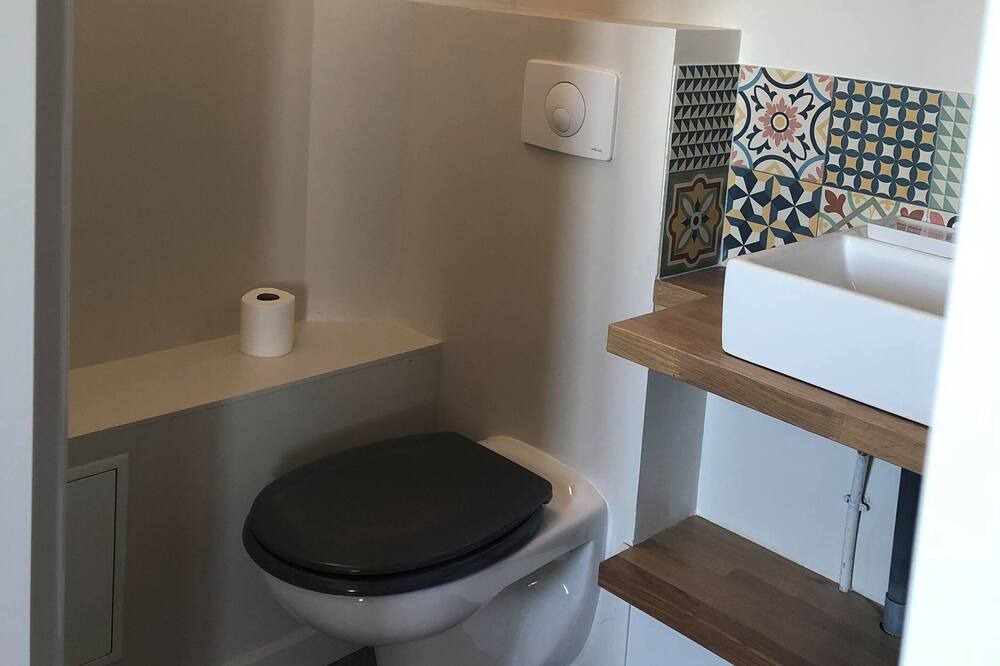 Photo of Bathroom in Hauteville-sur-Mer