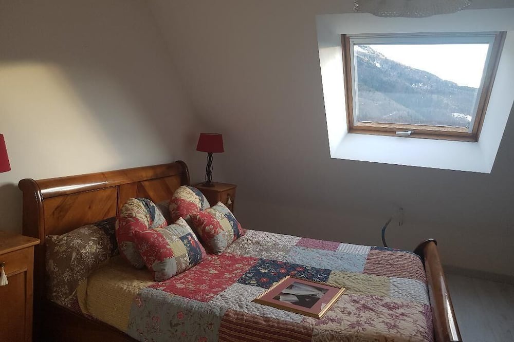 Photo of Bedroom in Saint-Firmin