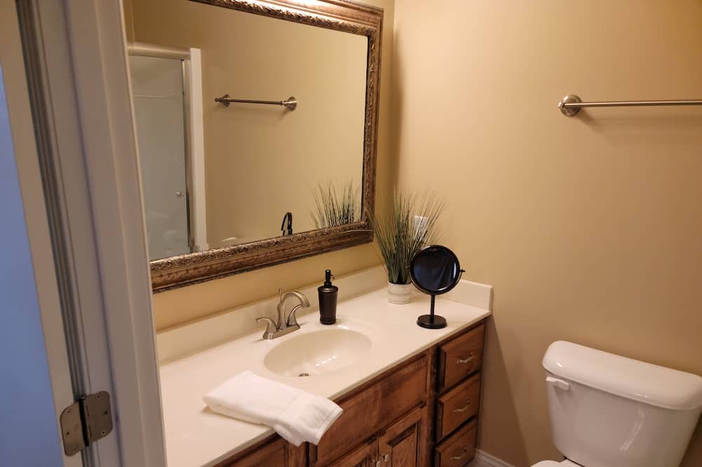 Photo of Bathroom in Tompkinsville
