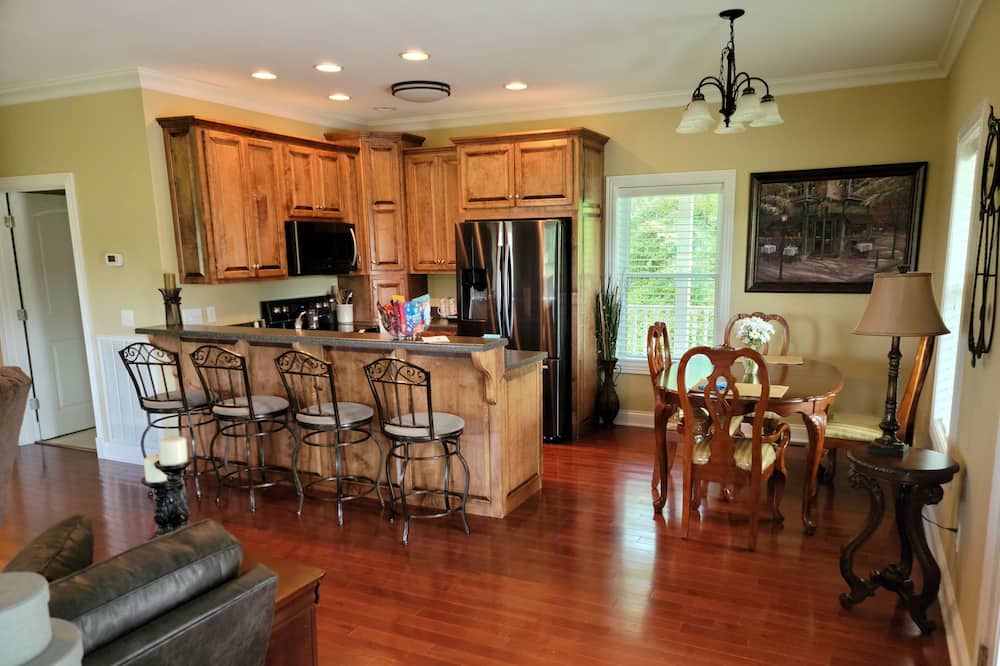 Photo of Kitchen in Tompkinsville